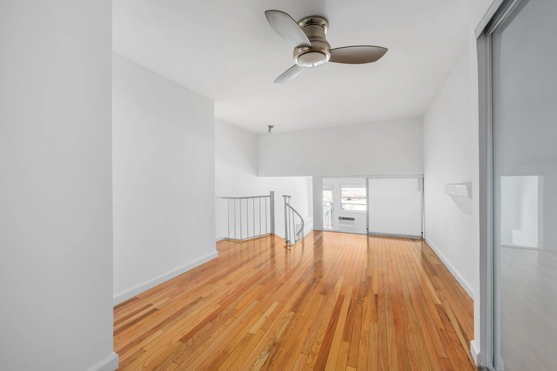Photo of Unit LB at 211 THOMPSON Street