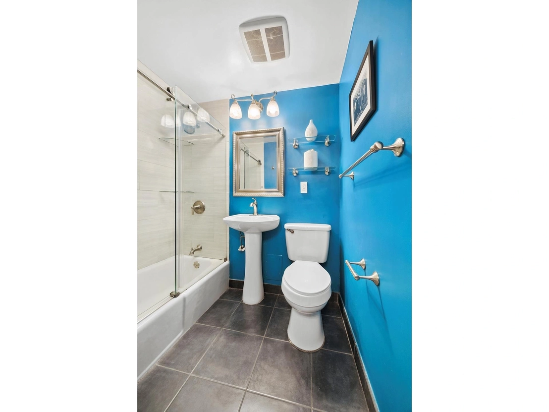 Photo of Unit LB at 211 THOMPSON Street