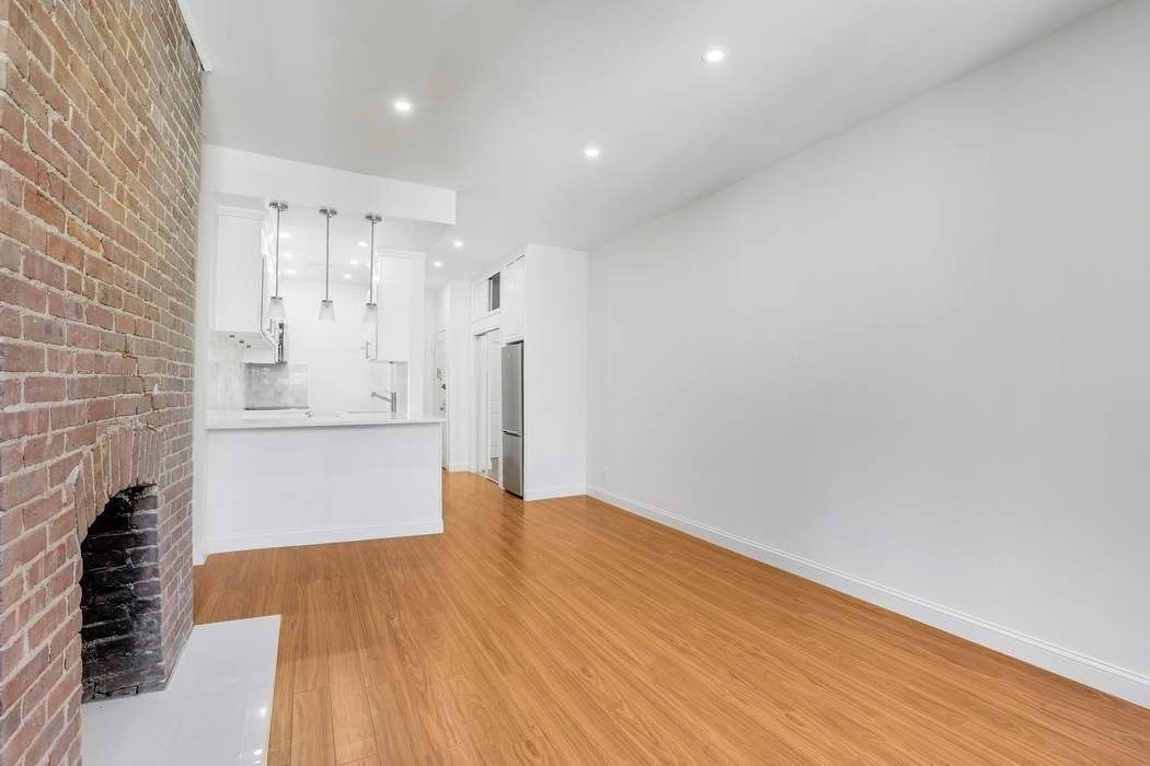 Photo of Unit 3D at 417 E 87th Street