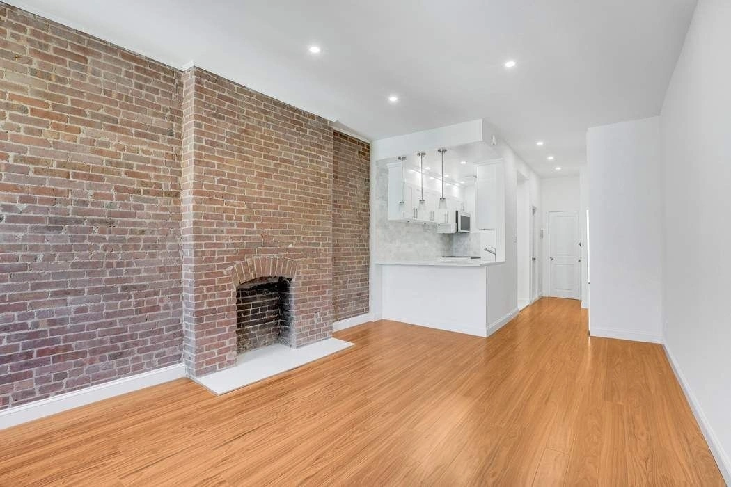 Photo of Unit 3D at 417 E 87th Street