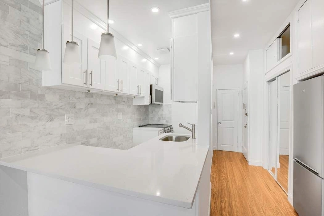 Photo of Unit 3D at 417 E 87th Street