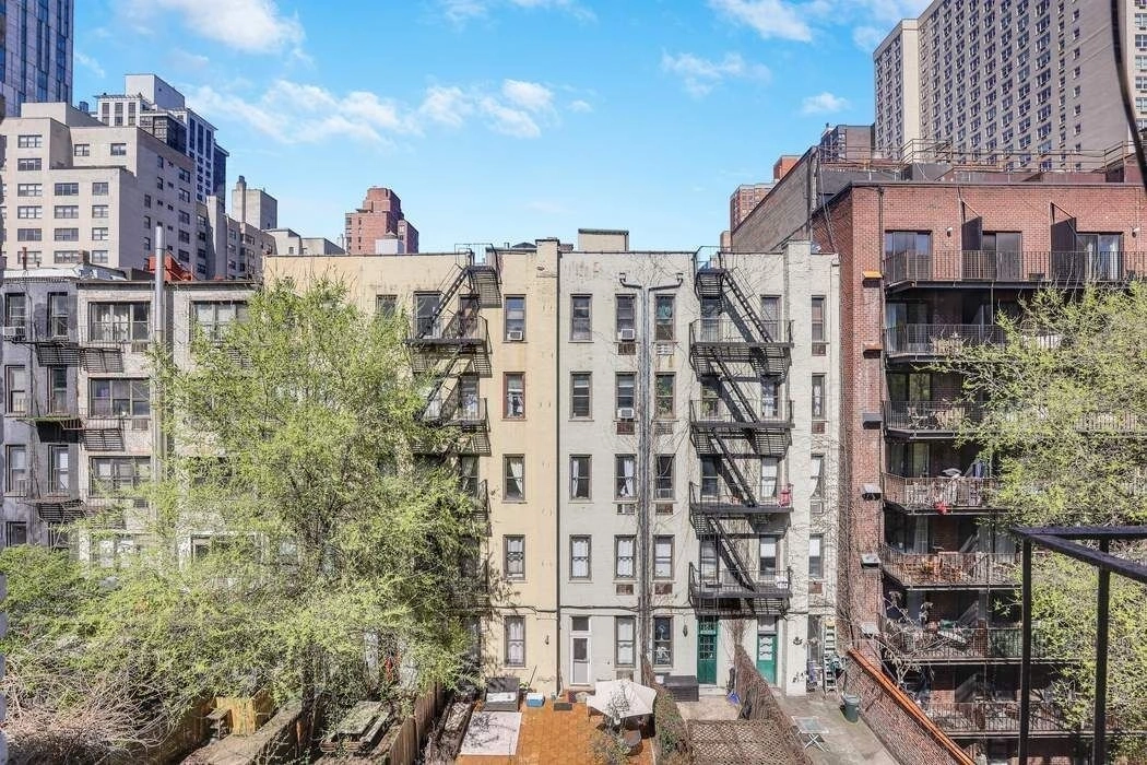 Photo of Unit 3D at 417 E 87th Street