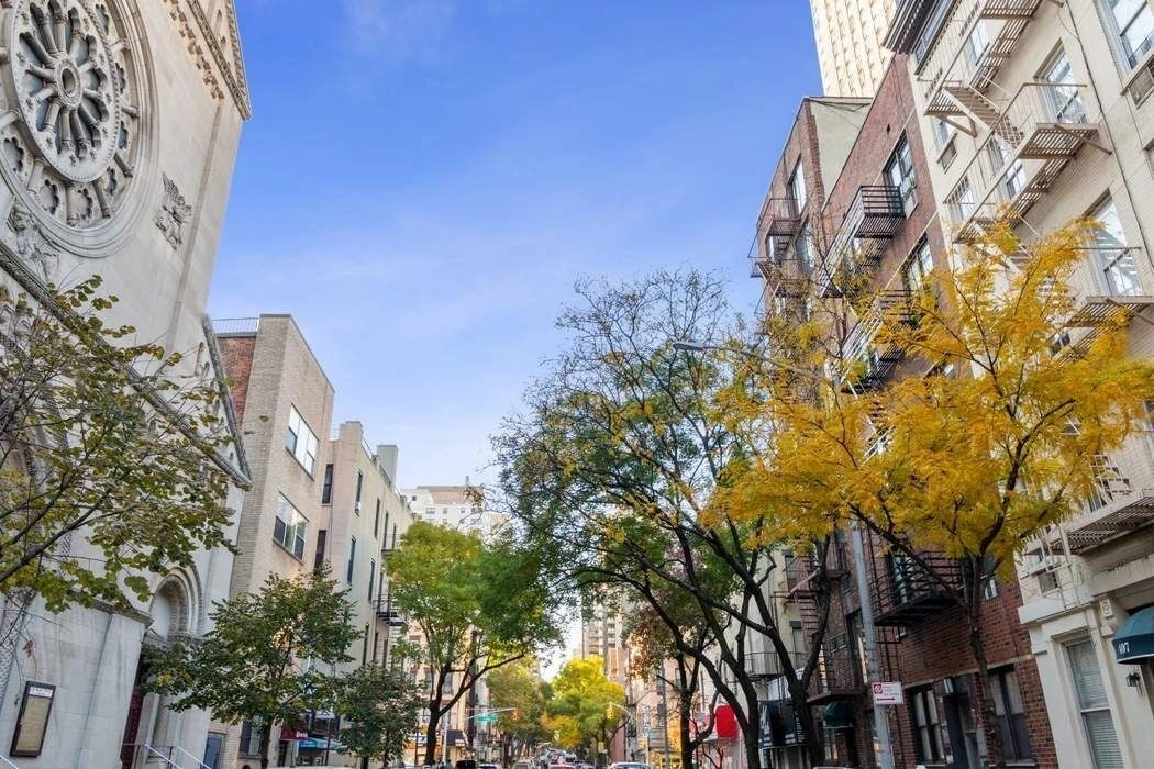 Photo of Unit 3D at 417 E 87th Street