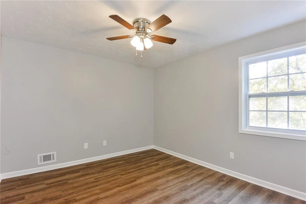 Empty Room at 5053 Shannon Way SW