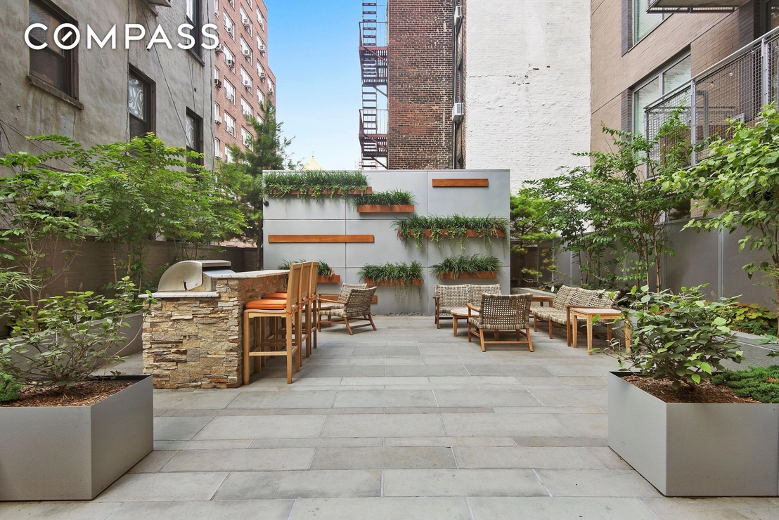 Photo of Unit 19C at 225 E 34th Street