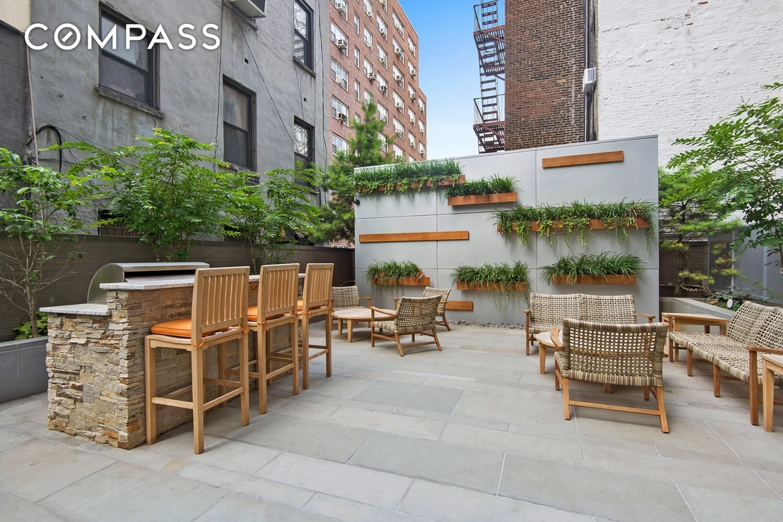 Photo of Unit 19C at 225 E 34th Street