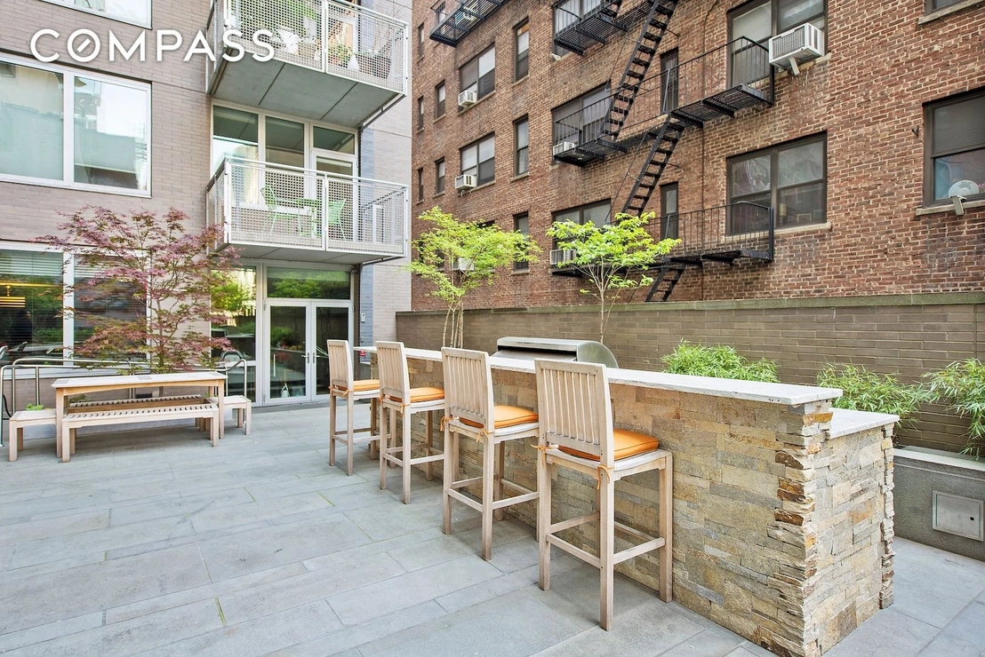 Photo of Unit 19C at 225 E 34th Street