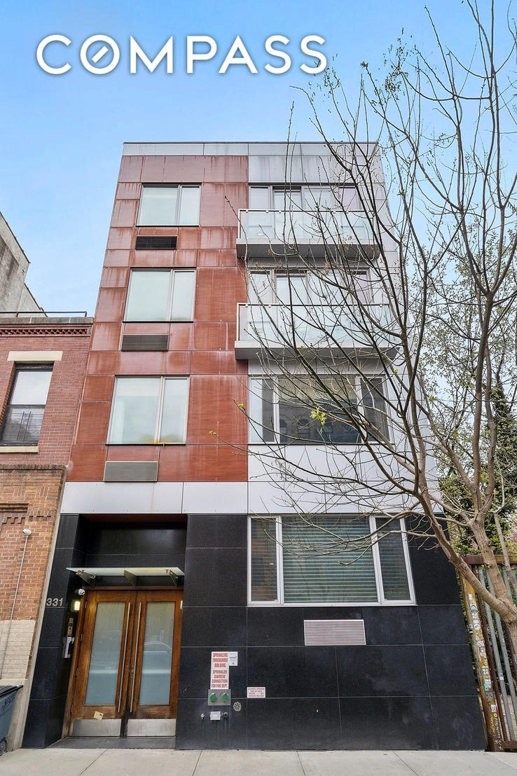 Photo of Unit 2 at 331 E 8th Street