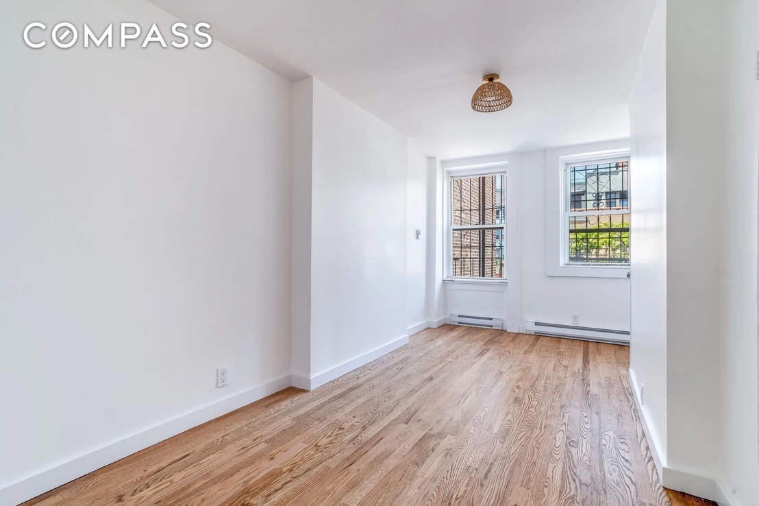 Photo of Unit 6 at 217 E 5th Street