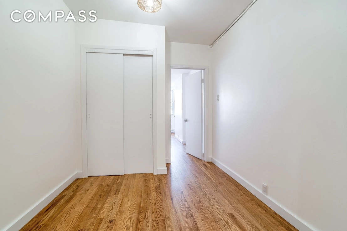 Photo of Unit 6 at 217 E 5th Street