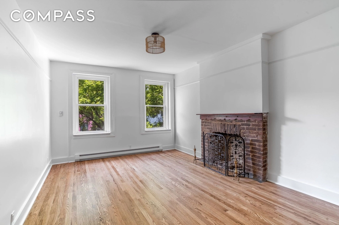 Photo of Unit 6 at 217 E 5th Street