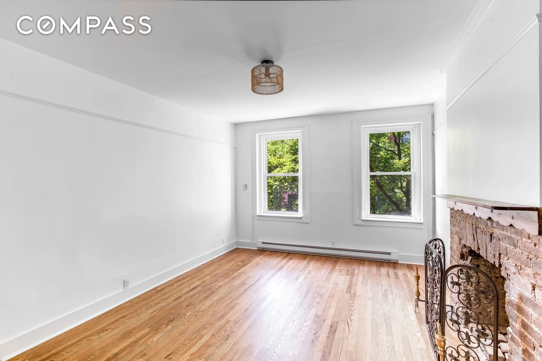 Photo of Unit 6 at 217 E 5th Street