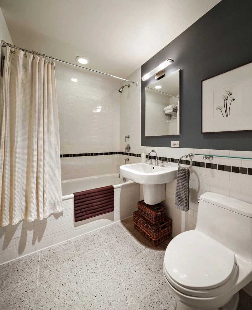 Photo of Unit 4C at 201 W 17TH Street