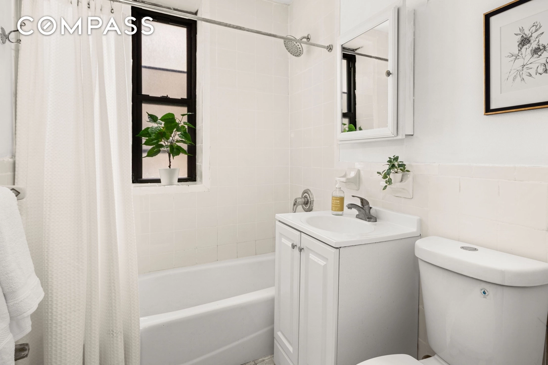 Photo of Unit C at 465 Eastern Parkway