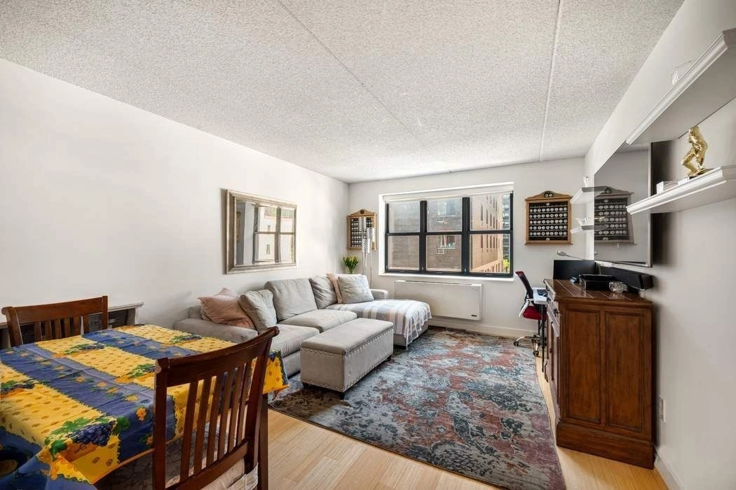 Photo of Unit S4H at 516 W 47th Street