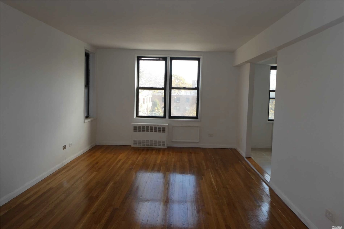 Empty Room at Unit 3K at 152-72 Melbourne Ave
