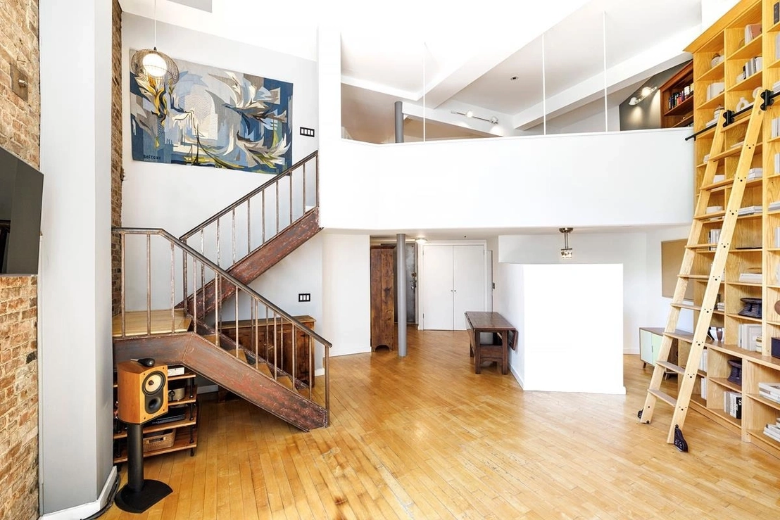 Photo of Unit 316 at 77 Bleecker Street