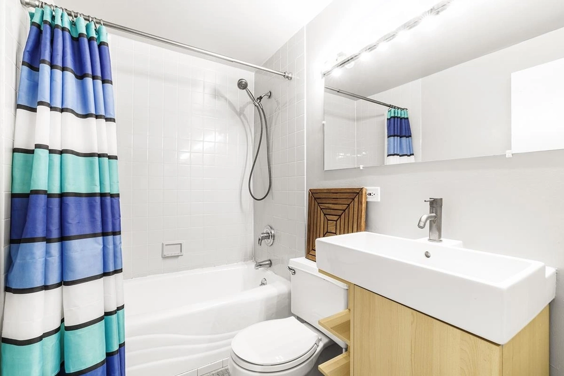 Photo of Unit 316 at 77 Bleecker Street