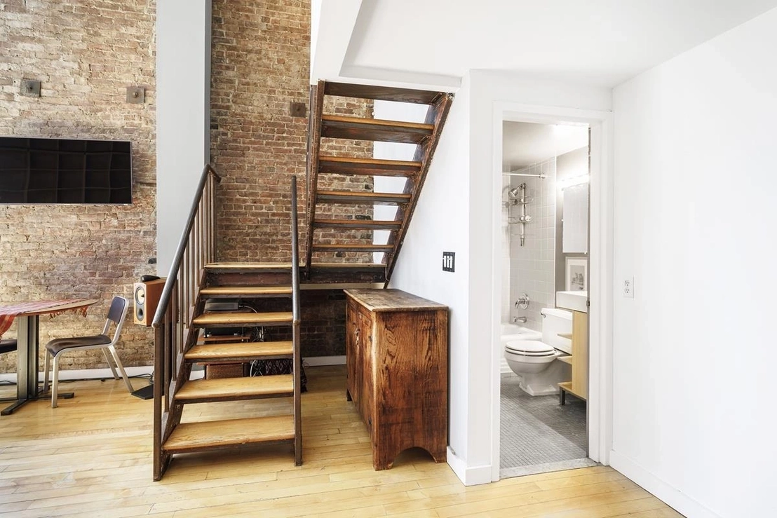 Photo of Unit 316 at 77 Bleecker Street