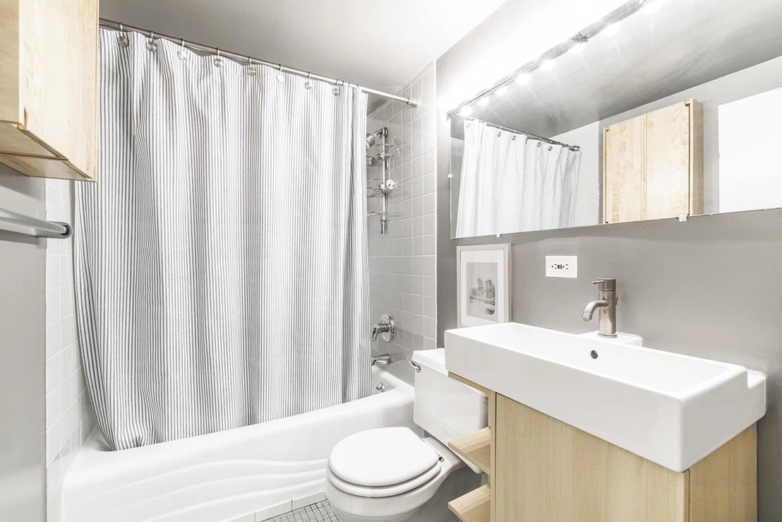 Photo of Unit 316 at 77 Bleecker Street