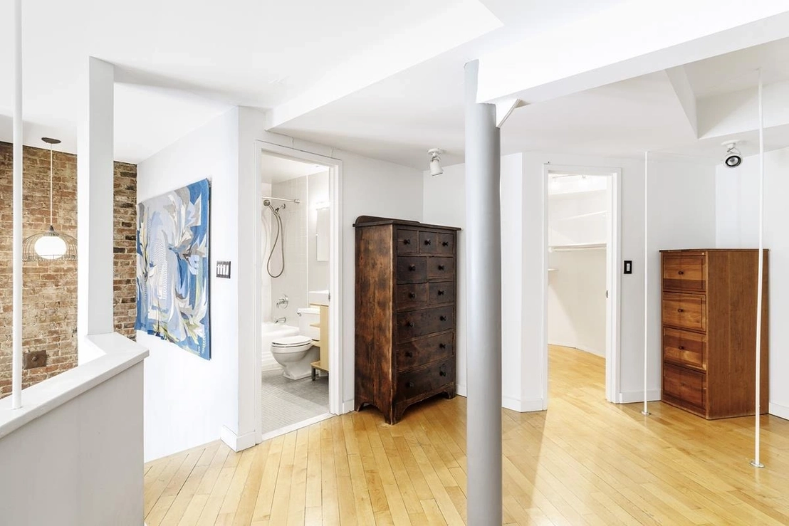 Photo of Unit 316 at 77 Bleecker Street
