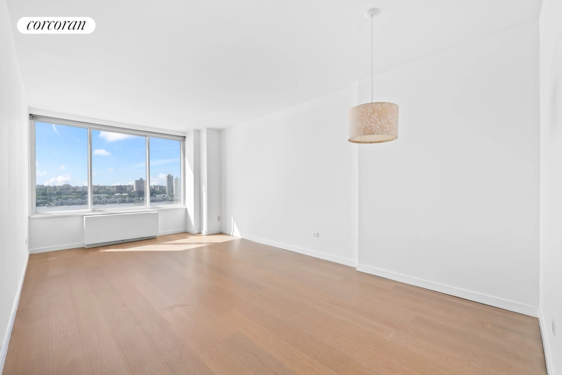 Photo of Unit 19J at 200 RIVERSIDE Boulevard