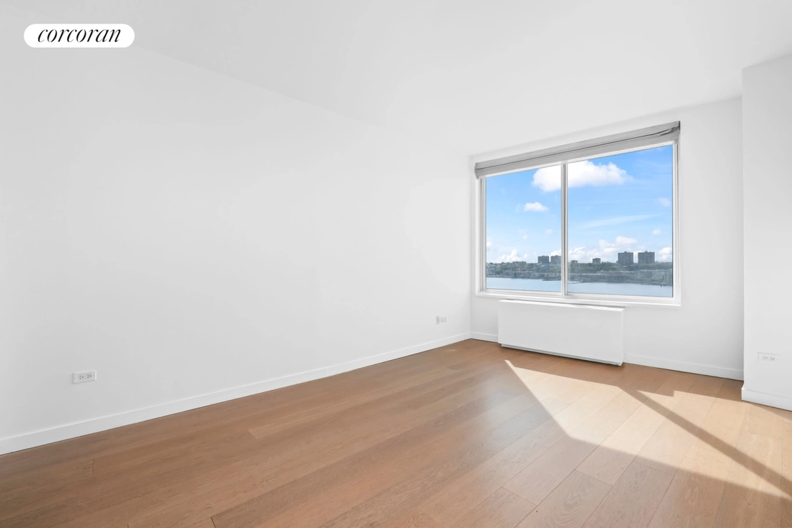 Photo of Unit 19J at 200 RIVERSIDE Boulevard