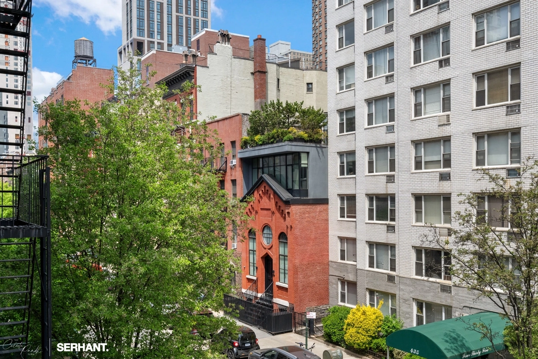 Photo of Unit 4B at 430 E 77TH Street