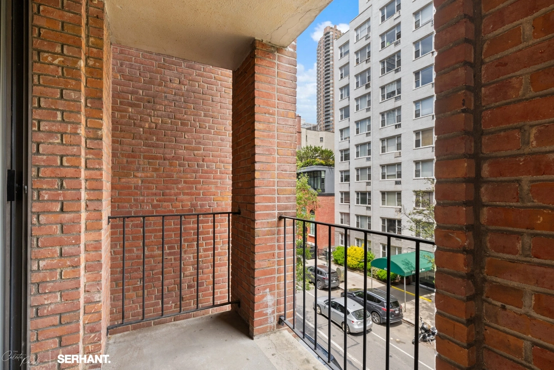 Photo of Unit 4B at 430 E 77TH Street