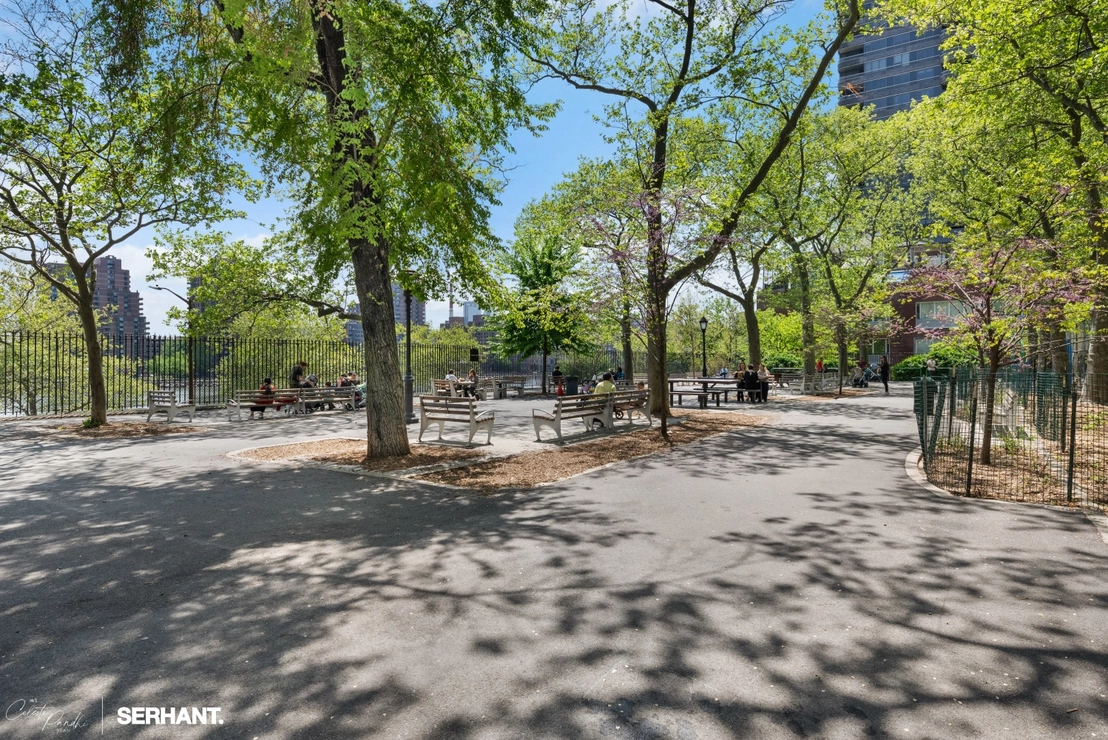 Photo of Unit 4B at 430 E 77TH Street