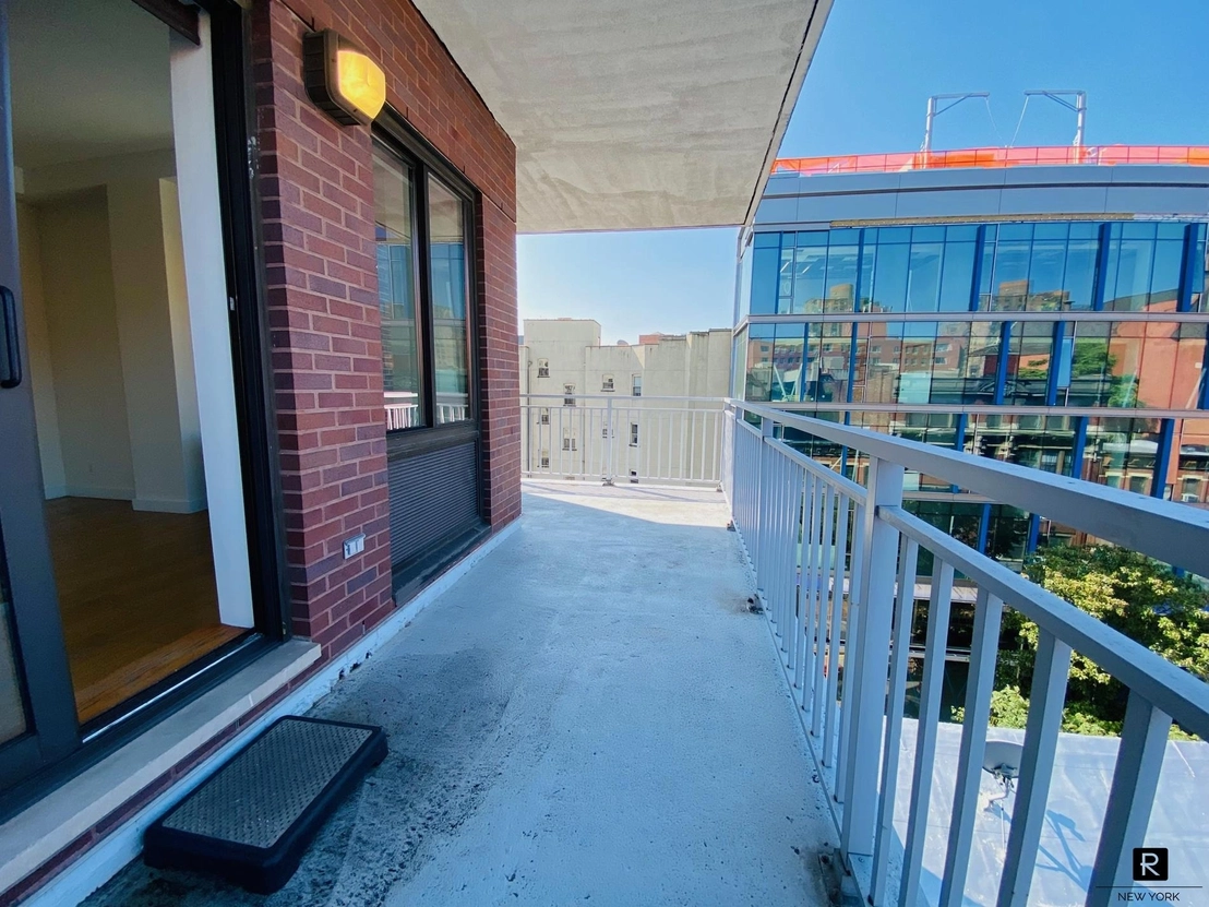 Photo of Unit 6A at 353 E 104th Street