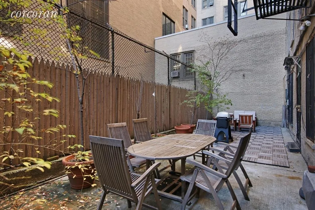 Outdoor at Unit GL at 340 W 19th St