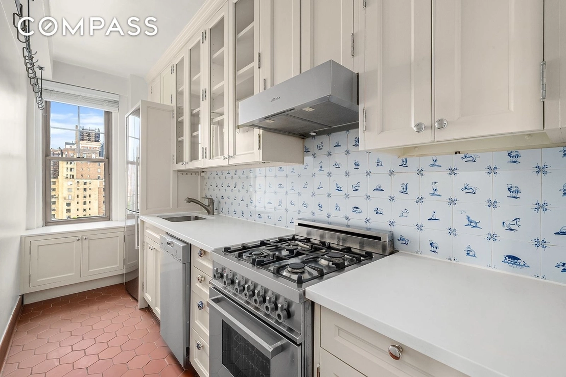 Photo of Unit 1214F at 45 Christopher Street