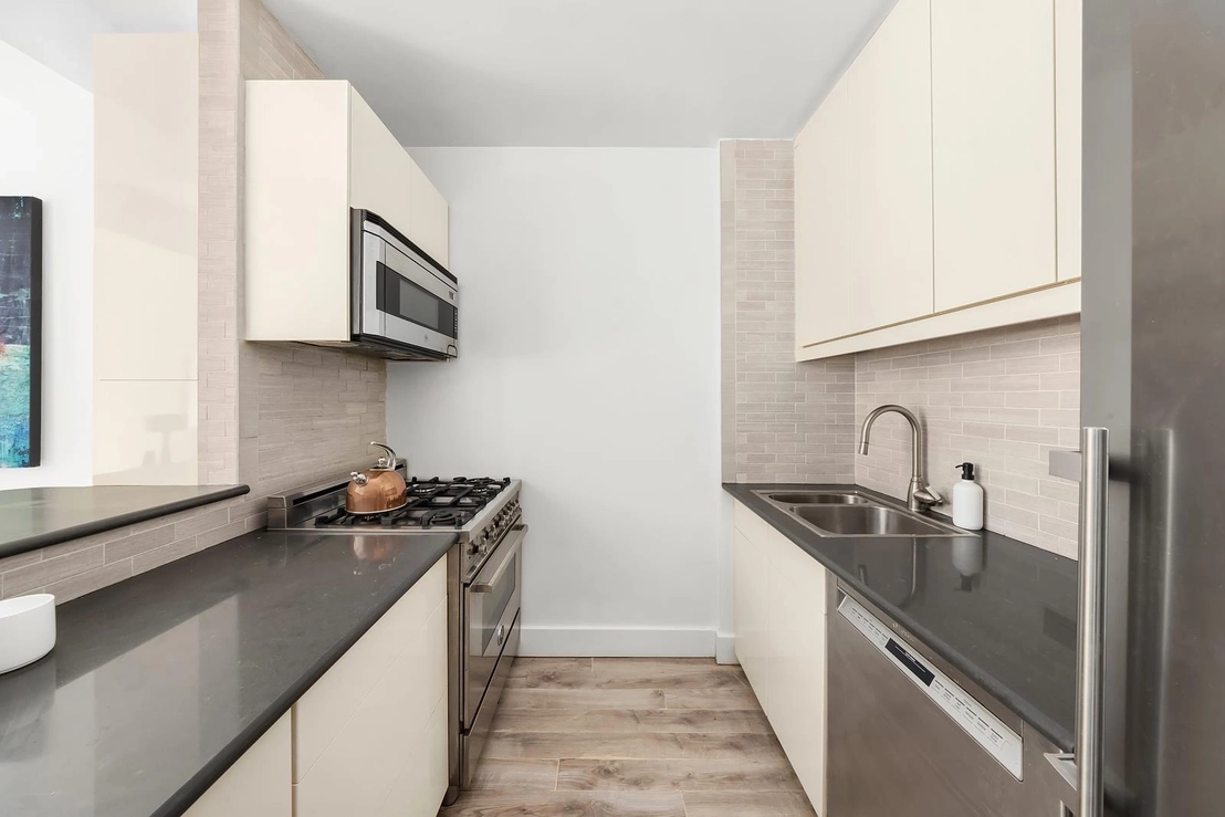 Photo of Unit 1112 at 99 JOHN Street