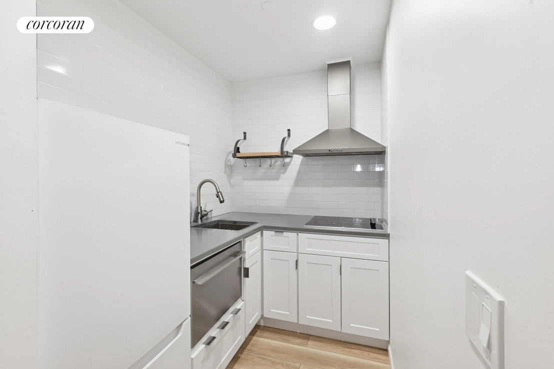 Photo of Unit 4C at 56 PINE Street