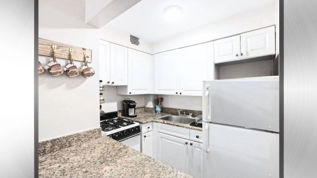 Photo of Unit 2B at 1628 2ND Avenue