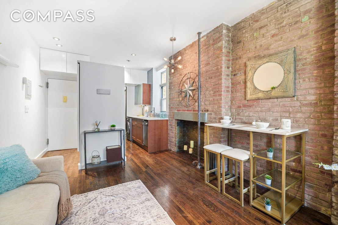 Photo of Unit 8 at 186 E 2nd Street