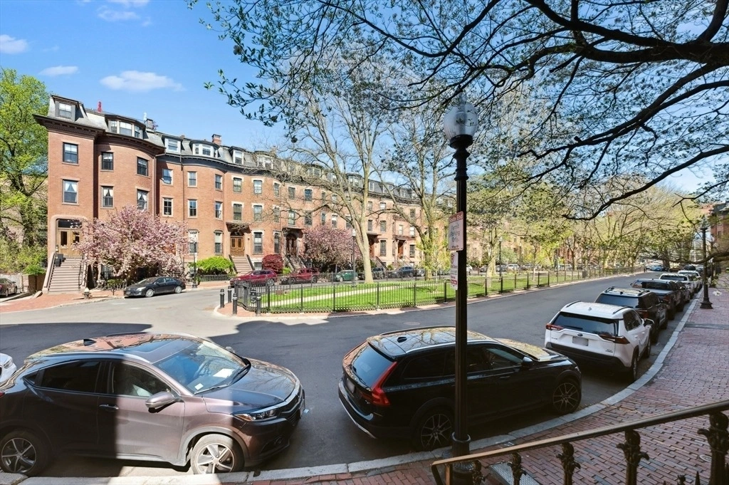 Photo of Unit 4 at 1 Worcester Square