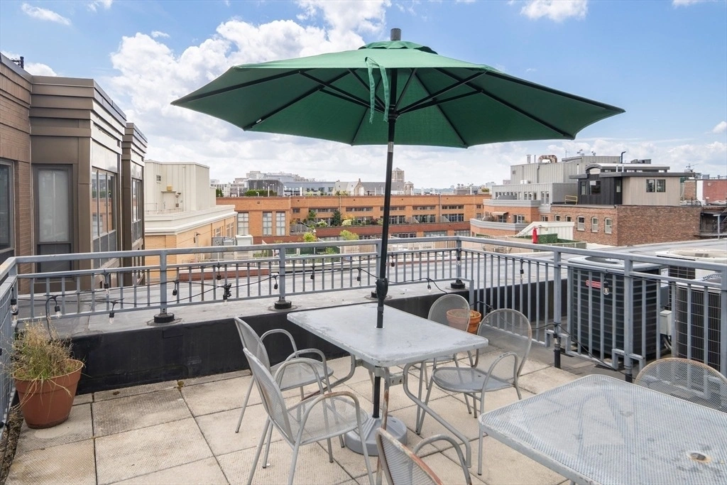 Photo of Unit 402 at 139 E Berkeley