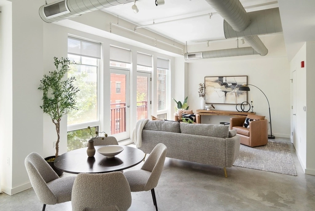 Photo of Unit 402 at 139 E Berkeley