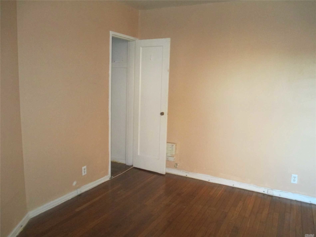 Empty Room at Unit F24 at 153 Smith St
