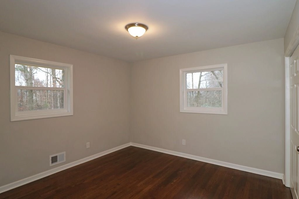 Empty Room at 56 COOPER LAKE Road SW