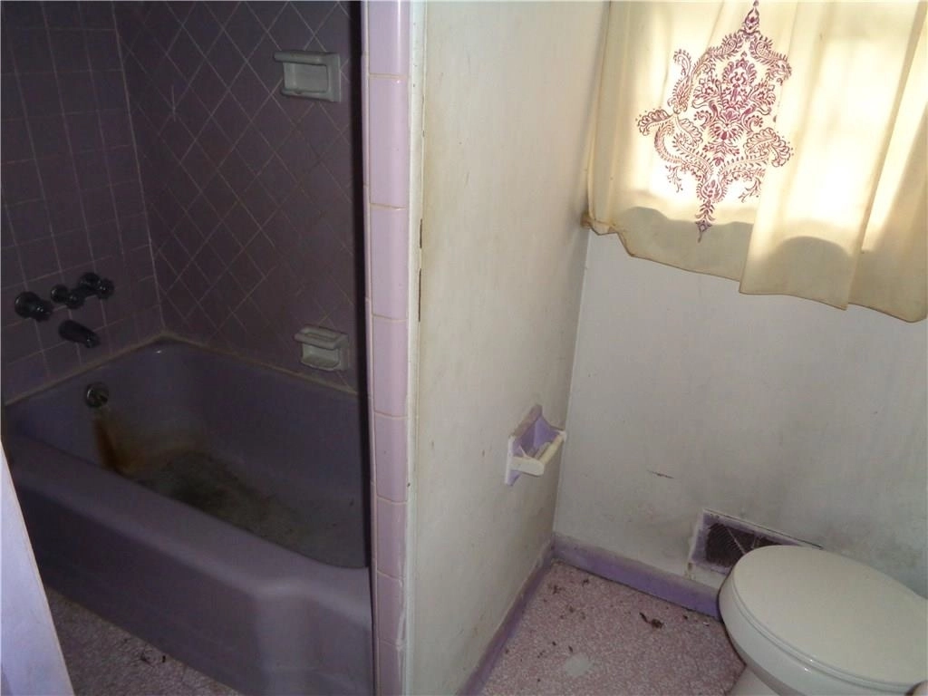 Bathroom at 2851 Headland Drive