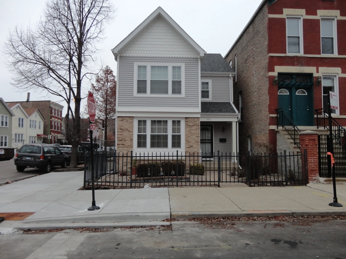 Photo of 982 West 19TH Street