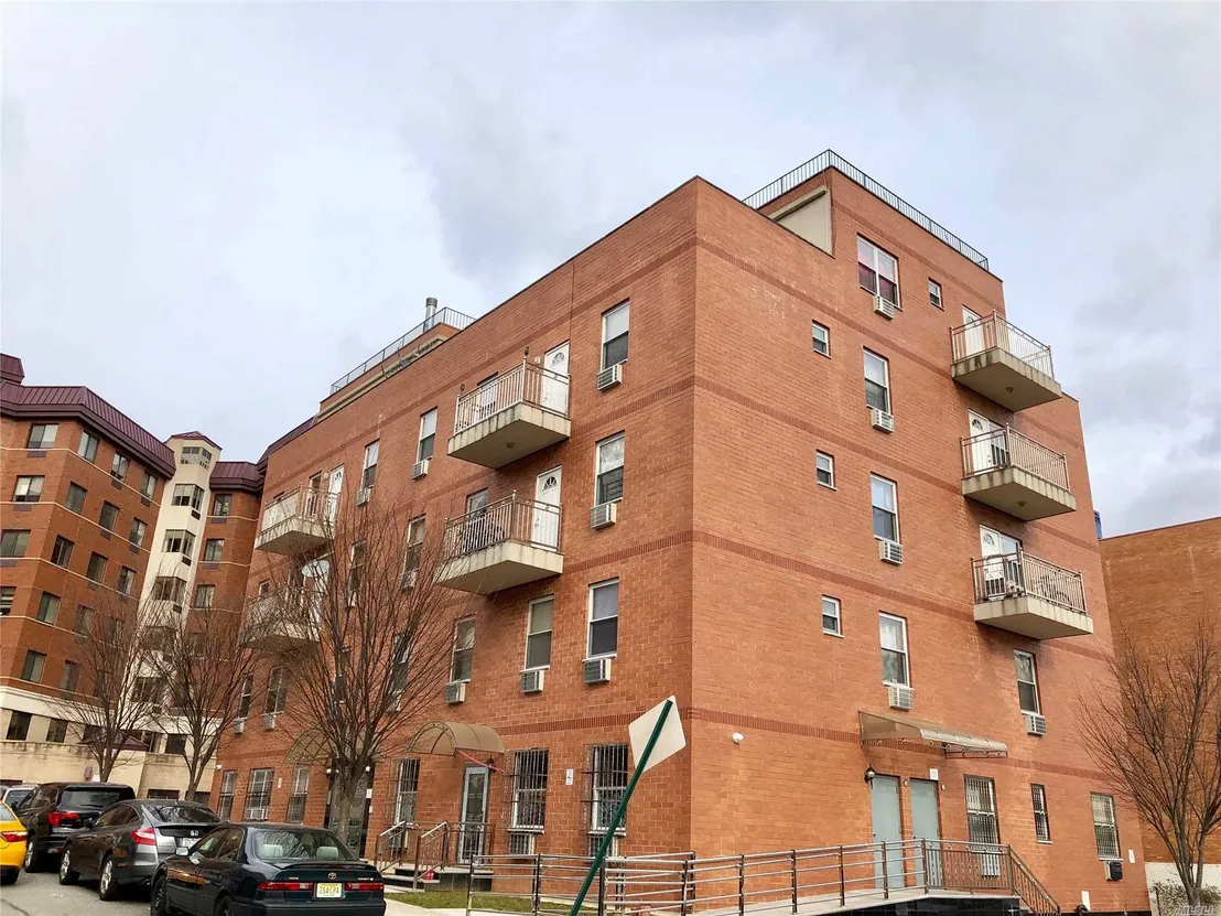 Outdoor, Streetview at Unit 3A at 71-77 159 St
