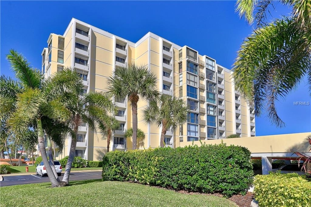 Photo of Unit 604 at 800 S GULFVIEW BOULEVARD
