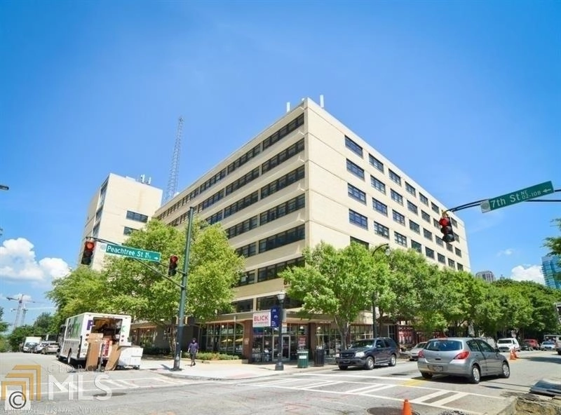 Photo of Unit 820 at 878 Peachtree St