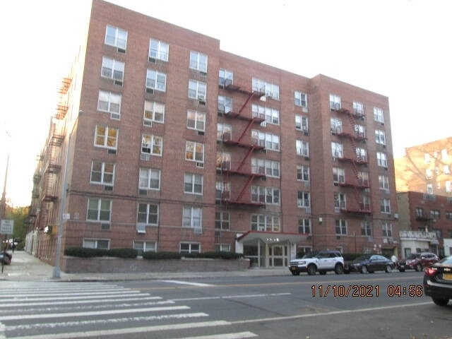 Photo of Unit 2A at 6535 Broadway