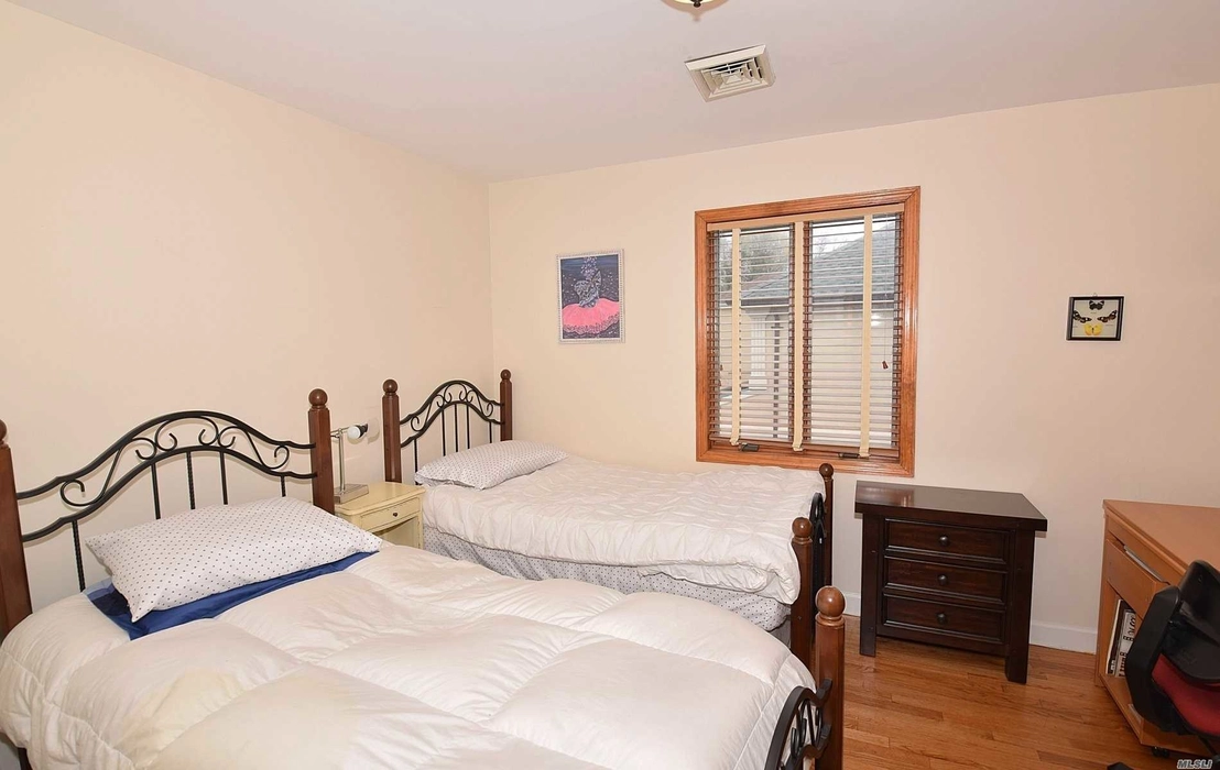 Bedroom at 186-30 80 Drive