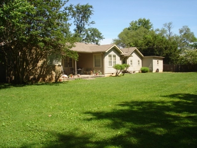 Photo of 2466 Bowling Green Road
